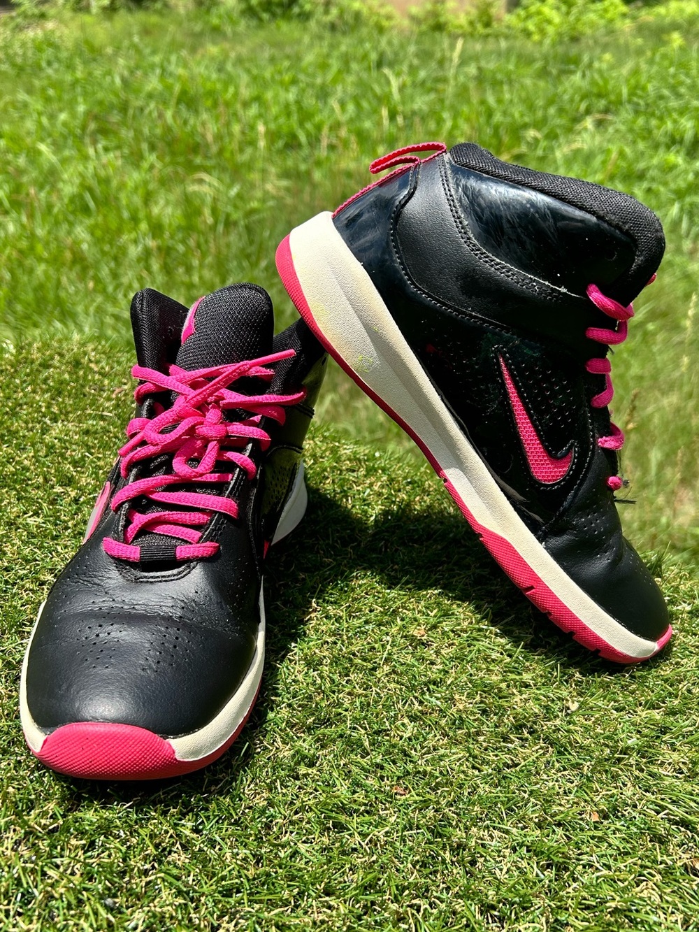 Nike Team Hustle D6 , Size 5,Basketball Shoes - Black/White/Pink Foil/Silver